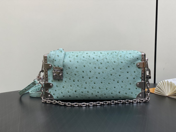 l**is V*t*n slim trunk-23*12*4cm