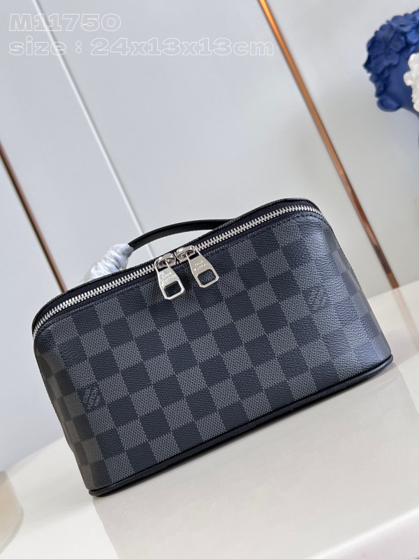 l**is V*t*n toiletry bag-24*13*13cm