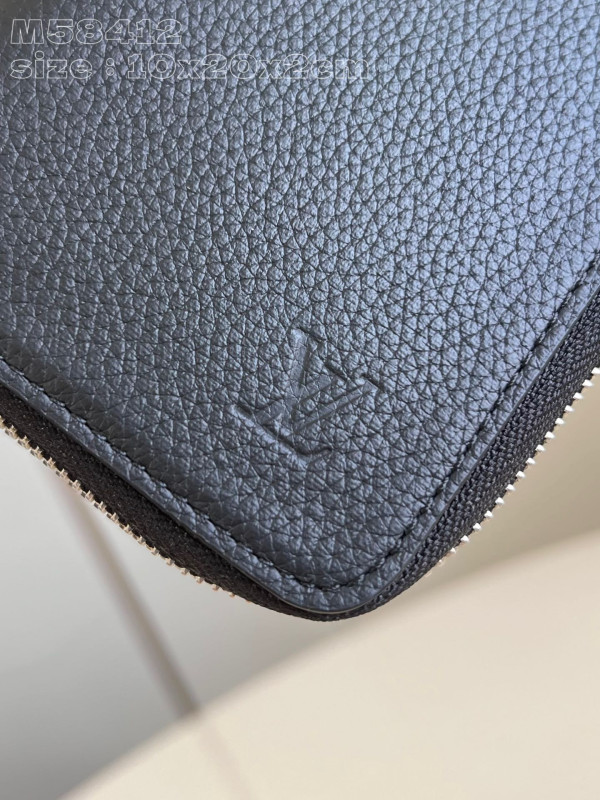 l**is V*t*n zippy wallet-10*20*2 cm