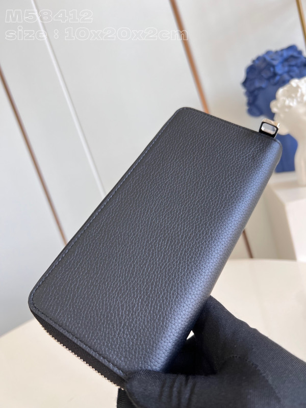 l**is V*t*n zippy wallet-10*20*2 cm
