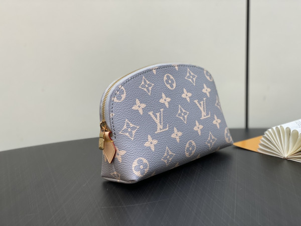 l**is V*t*n pochette cosmétique pm