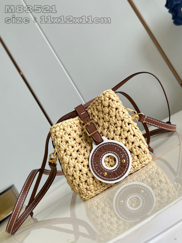 l**is V*t*n noÉ purse