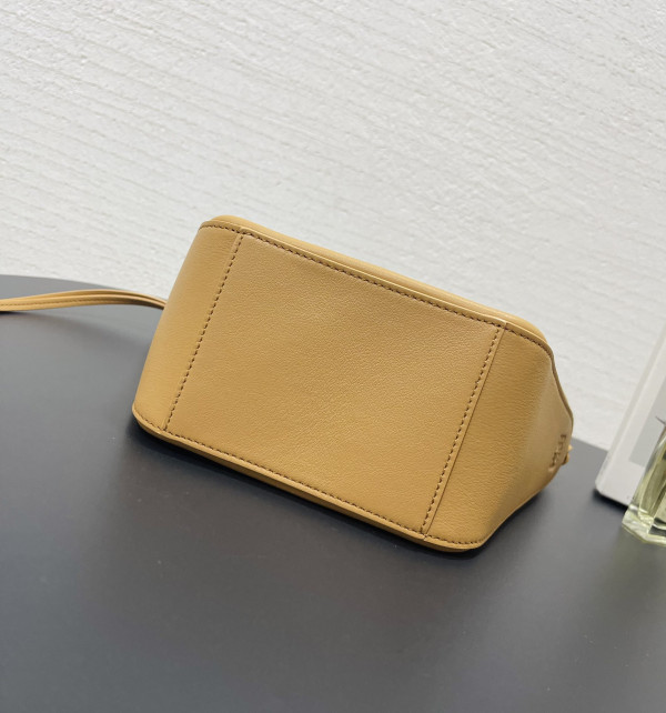 Loewe Hammock Hobo