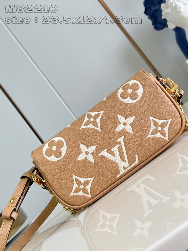 l**is V*t*n wallet on chain ivy-23.5*12*4.3cm