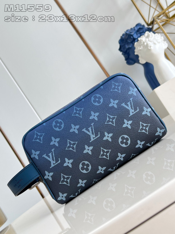 l**is V*t*n locker dopp kit bag-23*13*12cm
