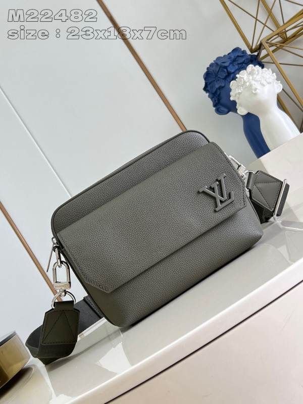 l**is V*t*n fastline messenger-23.5*18*7cm
