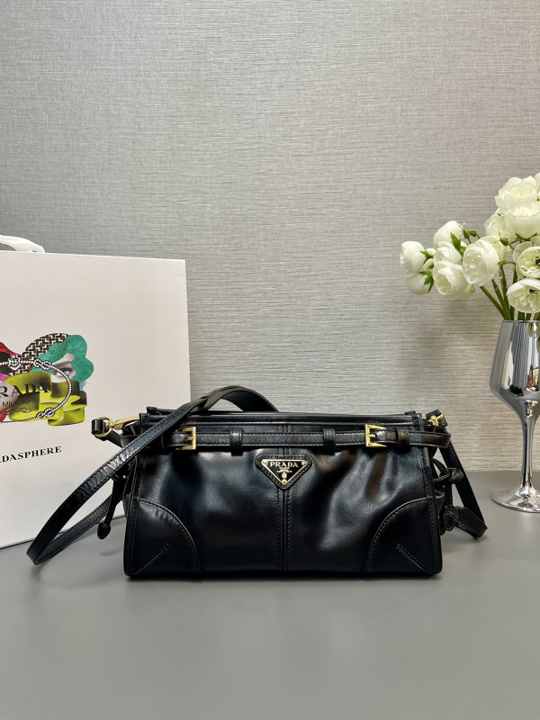 Pra*a small leather shoulder bag