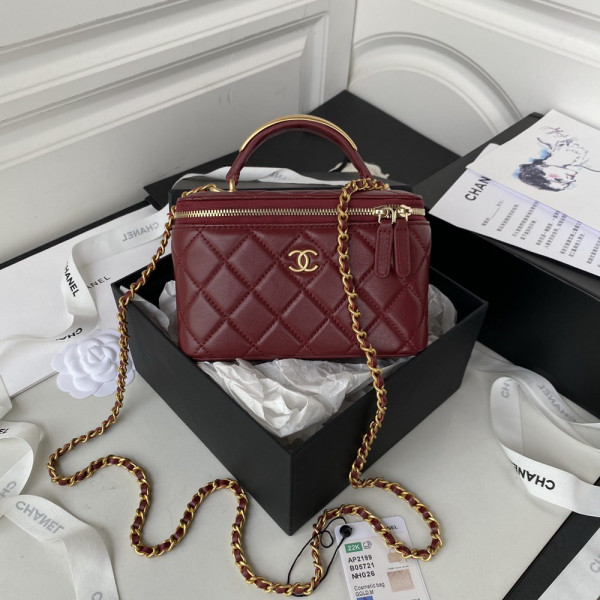 CL VANITY WITH CHAIN