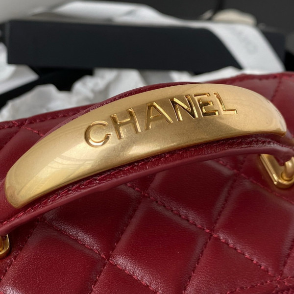 CL VANITY WITH CHAIN