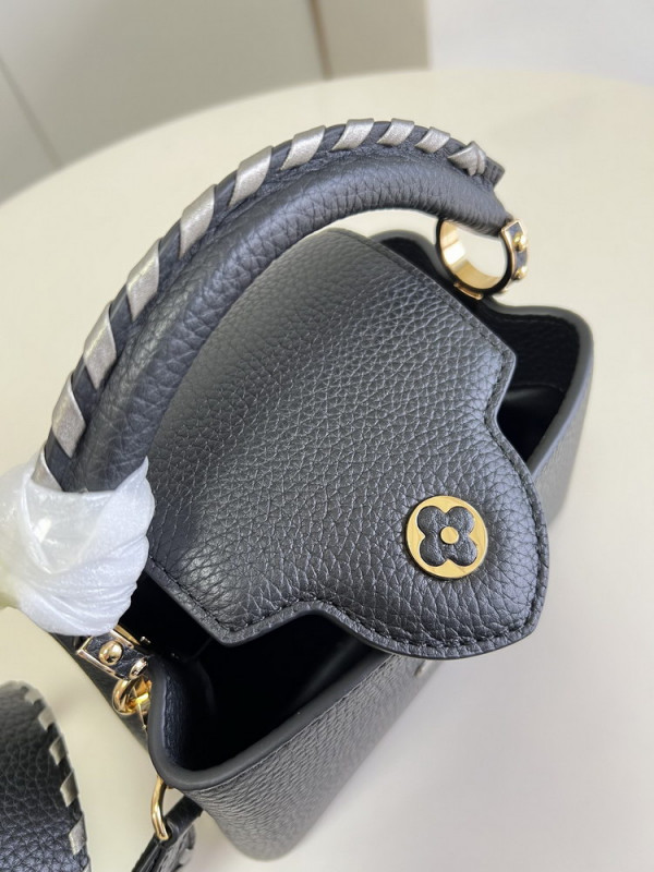 l**is V*t*n capucines mini