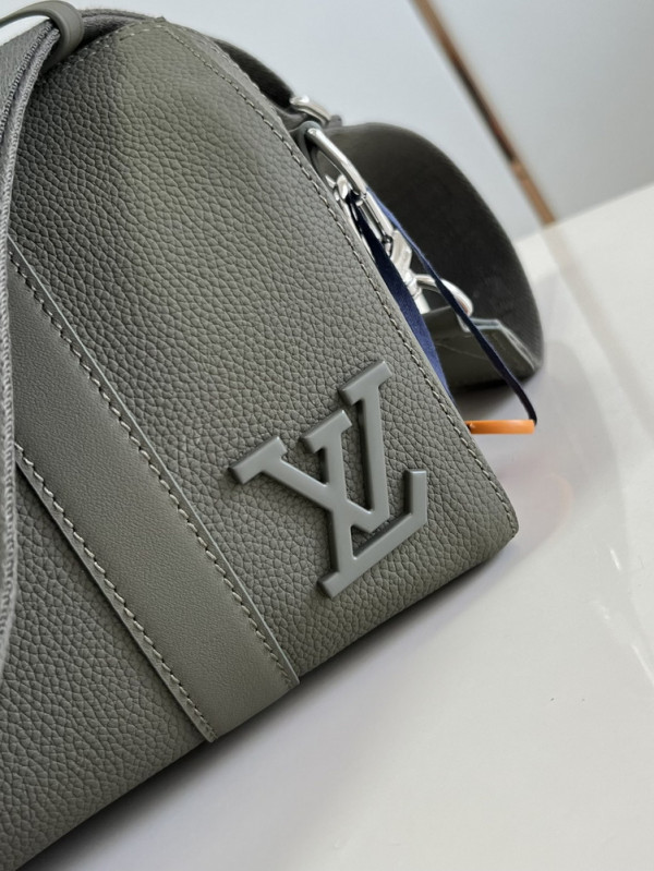 l**is V*t*n city keepall